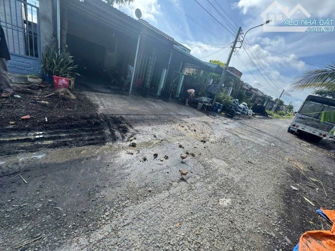 Chú Quang Cần tiền cho con đi du học bán căn nhà 123m2 ở xã Tân An Hội - Củ Chi giá 850 tr