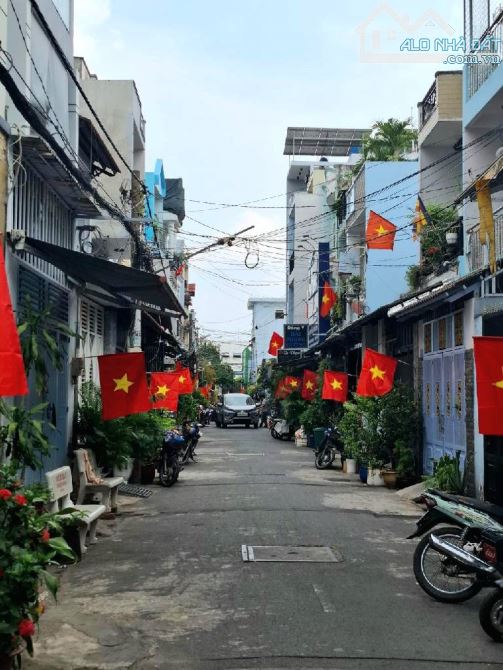 A078 - LÊ VĂN QUỚI - HẺM XE HƠI- NHÀ ĐẸP 4 TẦNG, 4X15M, CHỈ  6 TỶ X