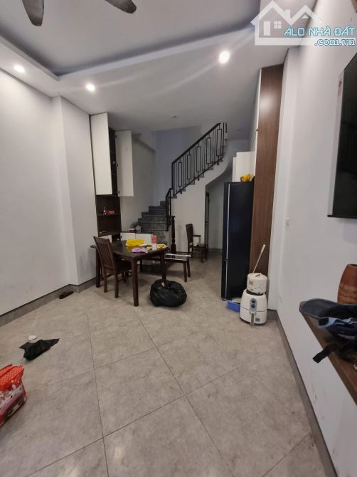 Cho thuê nhà riêng Ngọc Thụy, Long Biên, Dt 40m x 5 tầng