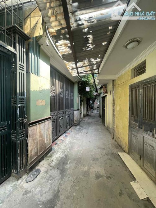 Láng Hạ ,diện tích 75m.  5tầng . MT 4.8m. Giá 13 tỷ Đống Đa