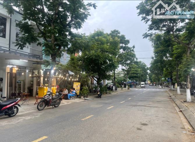 NHÀ MẶT TIỀN HOÀNG VĂN HOÈ - 120M2 - CẤP 4 - NGANG 6M - GIÁ 10.2 TỶ