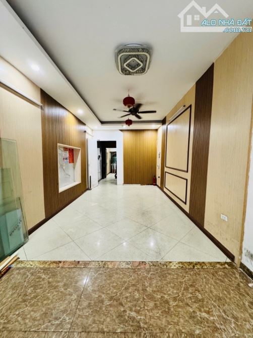 Bán nhà Trần Duy Hưng, ngõ thông, kinh doanh, ô tô vào nhà, gần phố