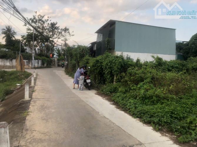 Bán Lô Đất Thổ Cư 100% , Chiều Ngang 9,5m , Gần Đường D30 , Giá 18 triệu /1m2