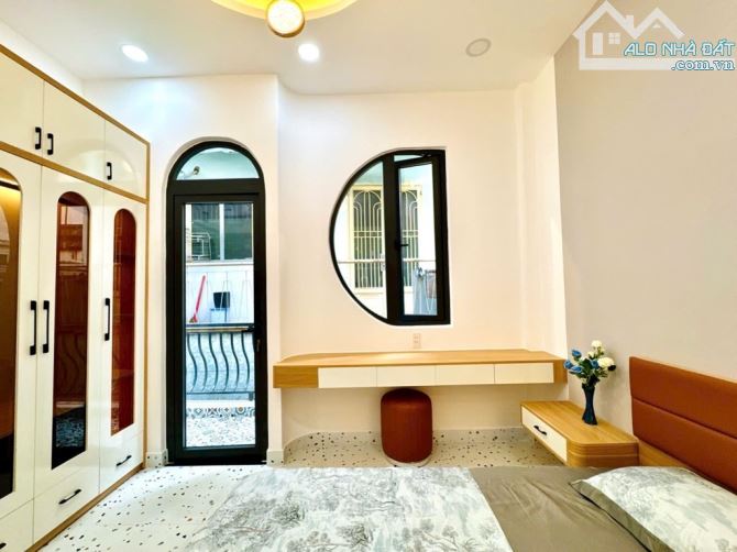 🔥 PHÚ NHUẬN, HUỲNH VĂN BÁNH, 27m2, 2 TẦNG, 2 PN, 2 WC. GIÁ: 5,25 Tỷ🔥