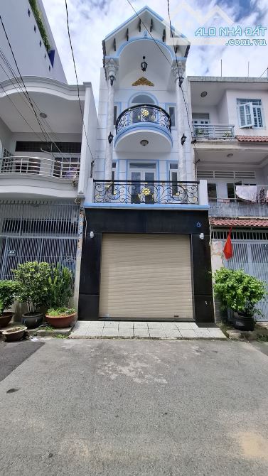 Tân Phú. Nhà đẹp 3 tầng, H8M ôtô Nguyễn Quý Anh. Giá 9.3T