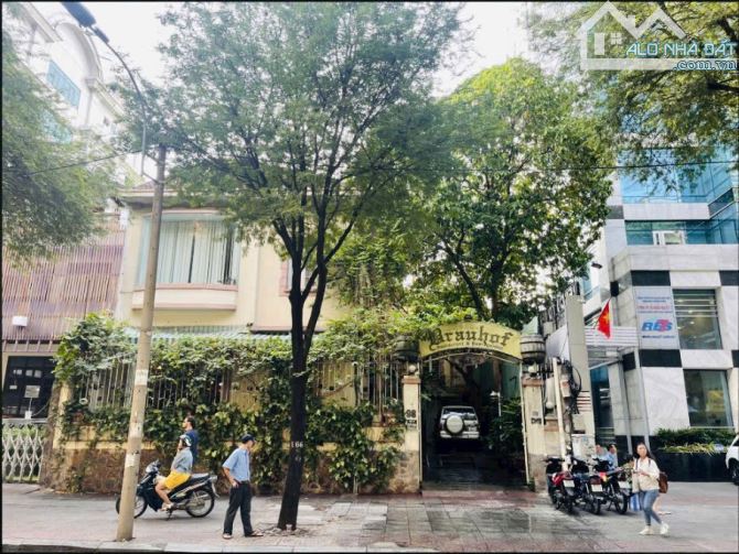 CHO THUÊ BIỆT THỰ 98 NGUYỄN DU QUÂN 1, DIỆN TÍCH: 14x35M, TRỆT 2 LẦU, GIÁ 500 TRIỆU