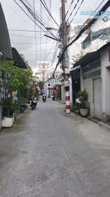 Bán nhà 1trệt 1 lầu mặt tiền Lê Lợi Trung Chánh Hmon , DT 82,2m2-SHR-Giá 3,6tỷ TL