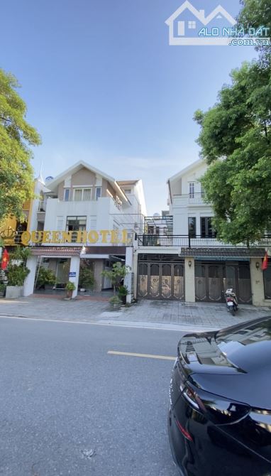 BÁN BIỆT THỰ VIEW CÔNG VIÊN VĂN PHÚ 200M² X 4T MT 10M GIÁ 45 TỶ