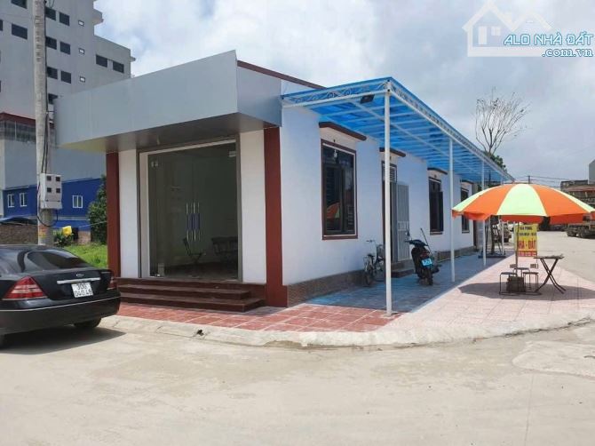 Cho thuê nhà tiện làm văn phòng - vị trí góc khu đất dịch vụ Quang Châu