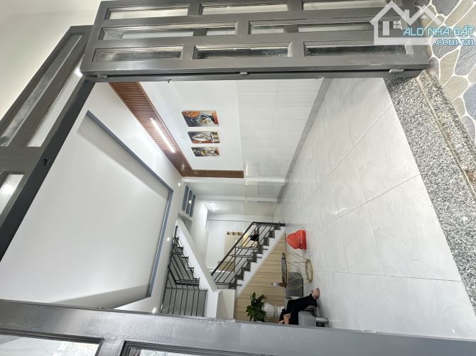 Nhà liên khu 4-5 trệt 1 lầu 2 pn 2 wc giá tốt nhà mới vào ở ngay