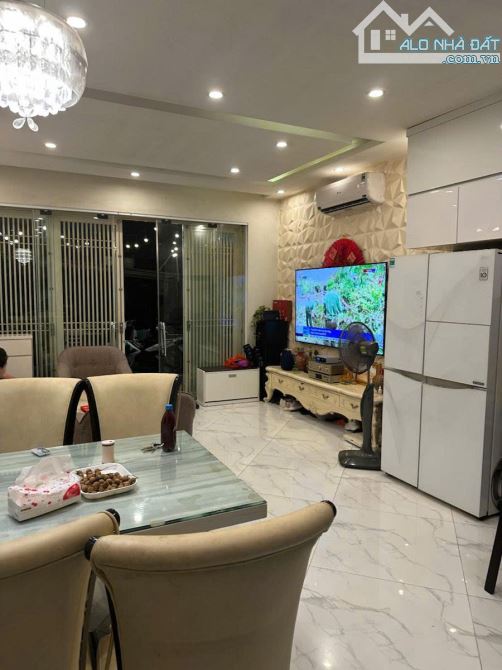 Bán TÒA NHÀ MẶT PHỐ TRUNG PHỤNG 86M2 7 TẦNG THANG MÁY
