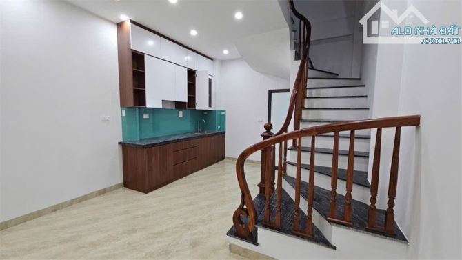 Bán nhà Kẻ Vẽ 37m2, dân xây 5 tầng, ô tô đỗ cửa, 6,8 tỷ có thương lượng