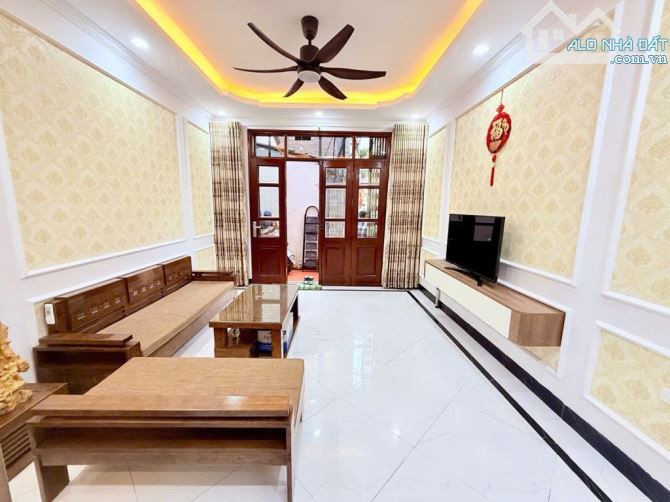 BÁN NHÀ TÂY TỰU, BẮC TỪ LIÊM 30M2, 4T, SỔ ĐỎ, Ô TÔ ĐỖ CỔNG, RẤT GẦN ĐẠI HỌC CÔNG NGHIỆP