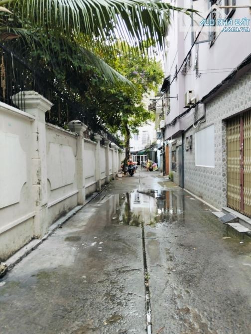 Bán nhà Cấp 4 - 81m2 (4 x 20)m - Hẻm xe tải 5m Đường Đô Đốc Long