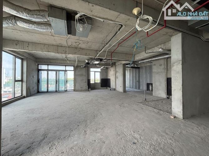 SUN GRAND – LÔ GÓC – VIEW HỒ TÂY - 2 BAN CÔNG – 172M² – 37 TỶ (BTH305028)