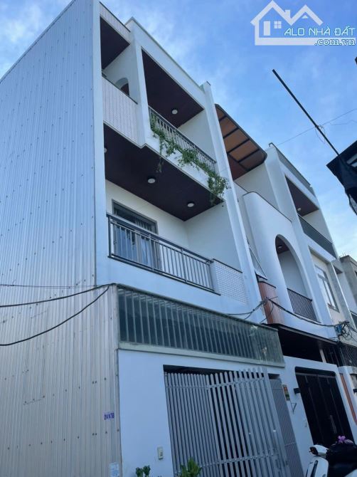 🏡 Bán nhà 3 tầng kiệt ô tô Tôn Đản nối dài  • Diện tích: 80m²  • Công năng đầy đủ
