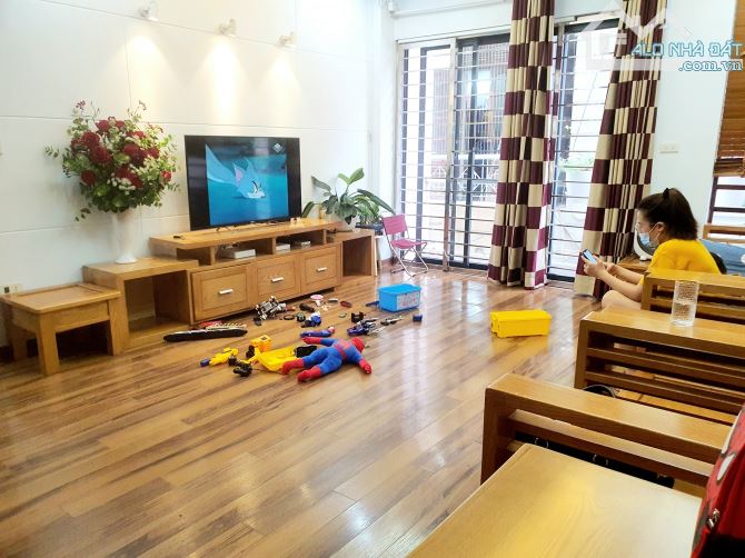Văn Quán nhà đẹp thoáng sáng rực rỡ, ngõ rộng sạch sẽ, 35m2, hơn 7 tỷ