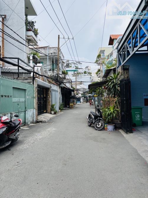 BÁN GẤP NHÀ HẺM OTO TRỊNH ĐÌNH TRỌNG, 4x24, 96m2, giá 9 tỷ