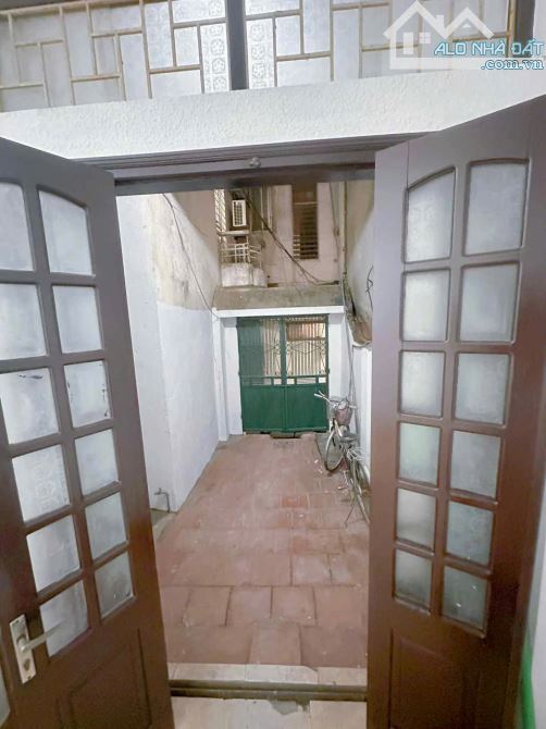 Cho thuê nguyên nhà ngõ 143 Đông Các - Ô Chợ Dừa - Đống Đa - Hà Nội. DT 20m x 4 tầng, giá