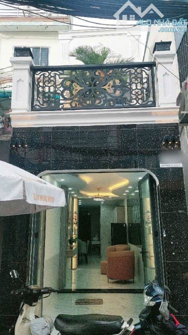 Bán nhà 2 tầng đường TRẦN BÁ GIAO, phường 5,QGò Vấp diện tích 45m²(2,42x17,5).Đường 5m