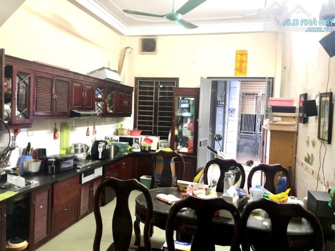 Nhà Hiếm ngõ 260 Cầu Giấy- nhà 5 tầng-52m2-2 mặt ngõ-chỉ 11ty5