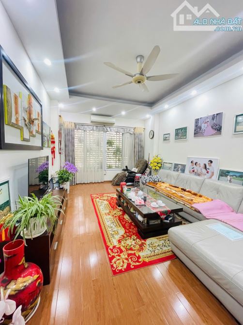 BÁN NHÀ LÔ GÓC ĐỐNG ĐA - XÃ ĐÀN - 33M 5 TẦNG – Ô TÔ KINH DOANH – NHỈNH 9 TỶ LH