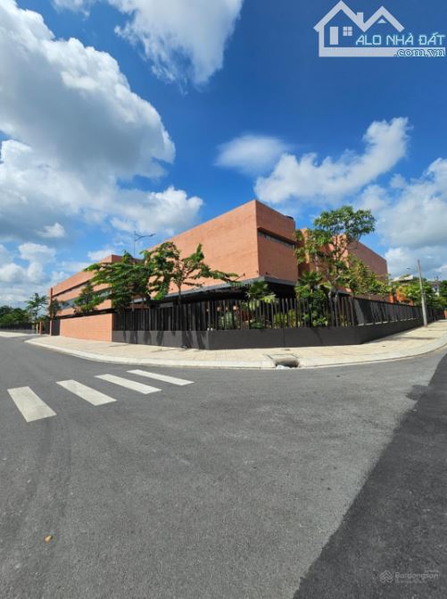 ĐẤT NỀN LÔ GÓC 2 MẶT TIỀN ĐƯỜNG 10M - FULL THỔ CƯ - VỊ TRÍ CỰC ĐẸP - CHỈ 7.1 TỶ