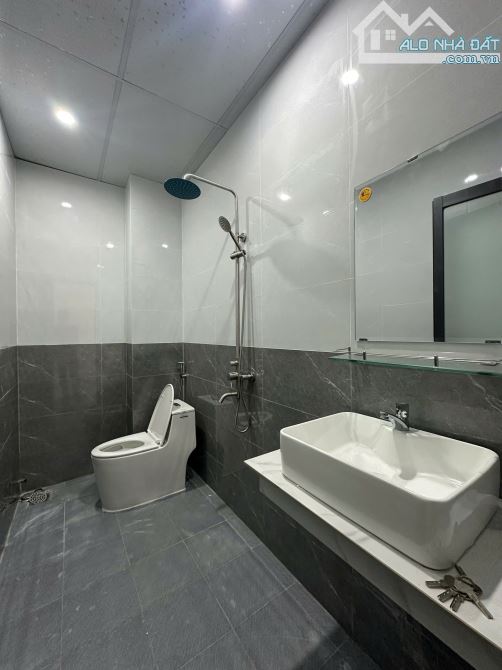 Nhà 1 trệt 1 lầu ngay khu dân cư cách Biện Hòa chỉ 10p di chuyển ,vừa hoàn thiện ,mới tinh - 10