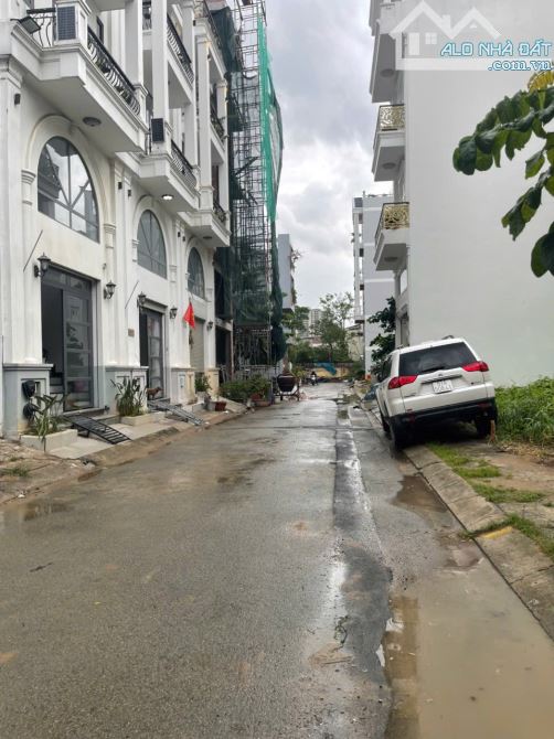Đất đường Hoàng Quốc Việt, 5x12=60m2 vị trí đẹp  giá 7.2 tỷ - 5