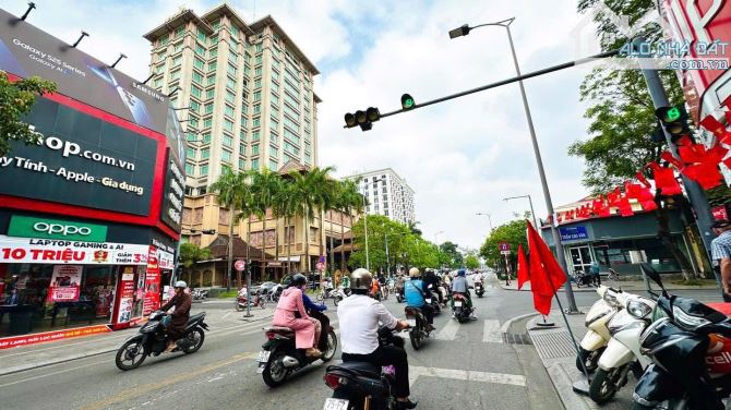BÁN KHÁCH SẠN CAO TẦNG CỰC ĐẸP ĐƯỜNG TRẦN CAO VÂN, HUẾ - HÀNG HIẾM .. GIÁ CỰC SỐC ❌ - 1