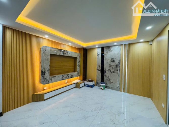 LÔ GÓC 5 TẦNG YÊN LỘ – Ô TÔ ĐỖ TẬN CỬA – 6.7 TỶ - 2