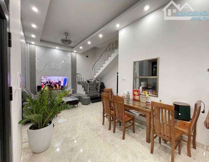 HOÀNG NHƯ TIẾP_BỒ ĐỀ : 3 TẦNG DÂN XÂY_TRUNG TÂM_TIỆN ÍCH BẠT NGÀN_DT 48,5M_GIÁ 7 TỶ 5 - 1