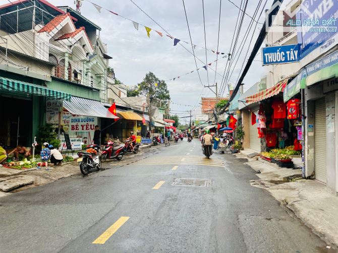 Nhà 1 trệt 1 lửng 72m2, 3PN, cách bệnh viện Thủ Đức 200m - 1