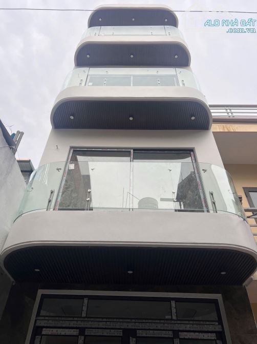 NHÀ NGAY PHỐ NGÔ GIA TỰ - 52M2 - MỚI HOÀN THIỆN XONG - 6,65 TỶ - 5 TẦNG ĐẸP LONG LANH - 1