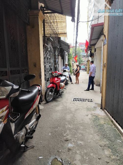 Bán nhà Lĩnh Nam. Nhỏ xinh - ngõ thông - cách phố 50M - sổ riêng - đủ công năng. - 1