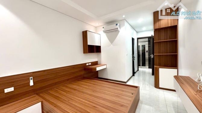 HÀNG HIẾM - NGỌC THỤY, NGÕ OTO TRÁNH, LÔ GÓC, 5 TẦNG THANG MÁY, 30M2, MT: 3.3M, GIÁ 7.9 TỶ - 1