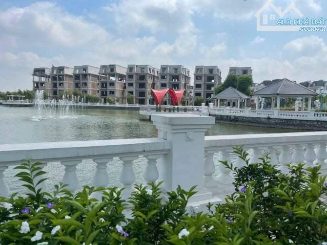 Cần bán biệt thự lideco , dt 273m , cạnh hồ , kinh doanh tốt , giá 135tr/m - 1