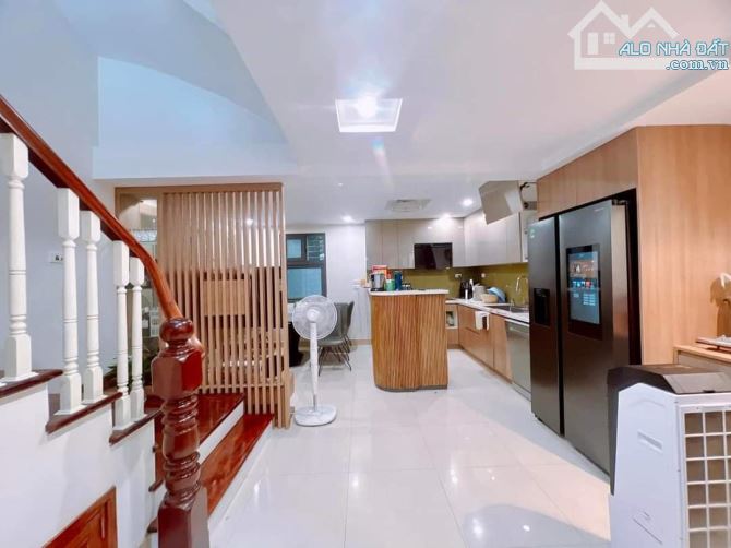 Bán nhà riêng tại Hoàng Quốc Việt, Cầu Giấy, 80m2, ô tô, kinh doanh,  29tỷ. - 1