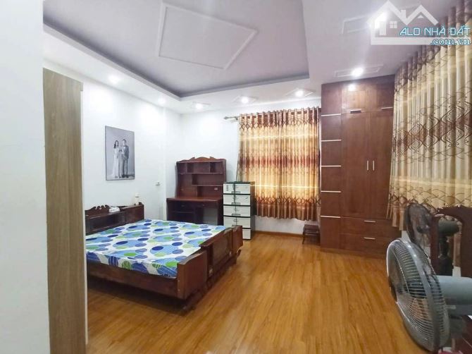 💥 HIẾM CÓ KHÓ TÌM – NHÀ ĐẸP GIÁ RẺ 💥 📍 Cách mặt phố Hồng Tiến chỉ 30m – trung tâm Long - 1