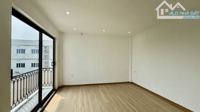 NHÀ MỚI VỀ Ở LUÔN- TT ĐỨC GIANG - ĐÃ LẮP NỘI THẤT CƠ BẢN - ĐƯỜNG THÔNG - NHÀ THOÁNG - Ở SƯ - 1
