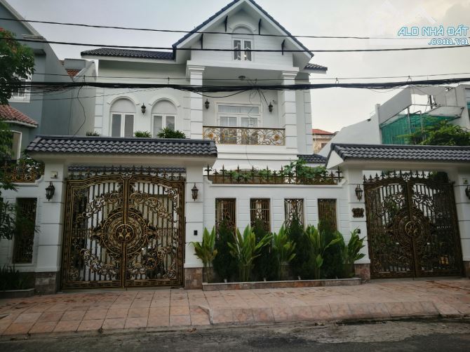 Bán nhà villa phố 270m2 khu Vip Hoàng Dư Khương. DT: 14m x 20m, 3 tầng. Giá: 62 tỷ - 1