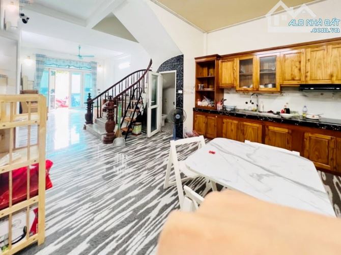 Bán nhà mặt tiền đường Ngô Quyền Quận 5, DT 122m2, ngang 4.2m x 2 tầng, giá chỉ 27,5 tỷ - 1