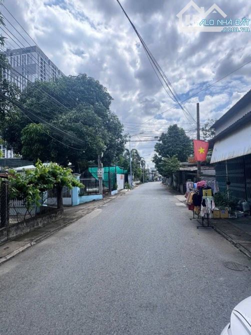 Đất MT Nguyễn Thị Út  Đông Hòa, 100,6m² TC 60m² Vị Trí Đẹp Trung Tâm, Giá Chỉ 4,95 tỷ - 1