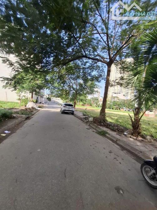 án lô giãn dân khả lễ 3 nhìn vườn hoa ngay sau chung cư GreenPearl / Dt 81m2 Giá 8,35 tỷ - 1