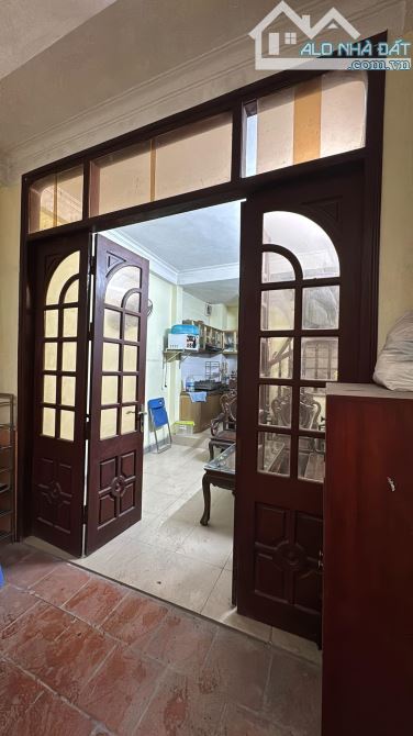 BÁN NHÀ PHỐ CHỢ KHÂM THIÊN ĐỐNG ĐA 30m 5T Mt 3.2m GIÁ 6 TỶ NGÕ THÔNG KINH DOANH - 1