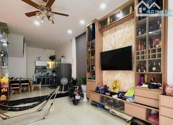 Nhà mới, giáp KDC Nam Long, Vincom, xe hơi đậu cửa, 70m2, 4 tầng nhỉnh 8 tỷ - 1