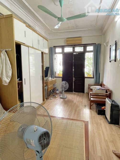 BÁN NHÀ PHÂN LÔ . VỈA HÈ TRẦN ĐIỀN KINH DOANH. DT 51 M . NHÀ 5 TẦNG MT 3.2 M. MUA NHANH - 1