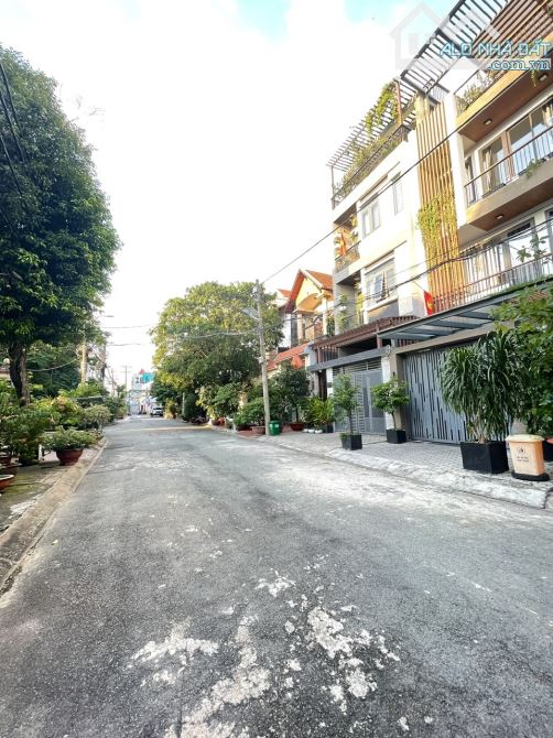 Bán Đất đường Hoàng Diệu 2,Linh Chiểu Thủ Đức,đường 12M có vỉa hè,có Công Viên-Ngang 5M - 1