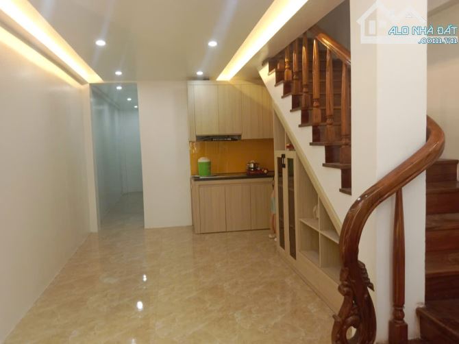 Bán nhà mới xây đã có nội thất chỉ cần kê thêm giường tủ là vào ở ngay gần QT lam Sơn - 1