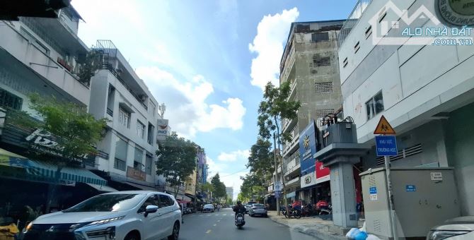 MẶT TIỀN - QUẬN 5 - HUỲNH MẪN ĐẠT - DT 5.7m x 12m - GIÁ 11 TỶ - 1